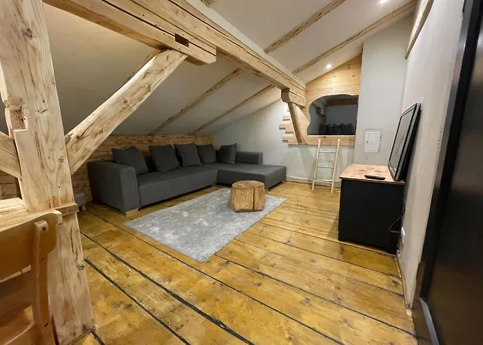 Hostal Backyard Mountain *