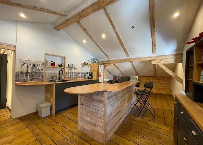 Backyard Mountain Hostel *