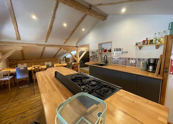 Hostel Backyard Mountain